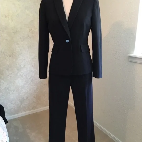 Tahari Levine pants Petite size 8, Danielle style pants and